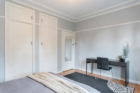 1 Private Double Room In Carramar 1 Minute Walk To Station - SHAREHOUSE - Redcliffe Tourism 0