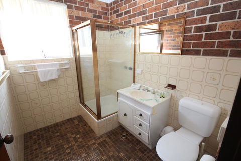 1/2 Brunswick Avenue - Redcliffe Tourism 3