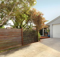 1/882 David Low Way Marcoola - 500 Bond Linen included pet friendly - Redcliffe Tourism