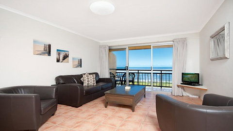 10T Beachfront Apartments - Redcliffe Tourism 0