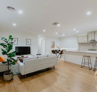 118 Refreshing 3BR Werribee Family House - Redcliffe Tourism
