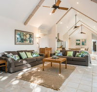 12 Childe Street Byron Bay - Absolute Belongil Summerhouse - Redcliffe Tourism