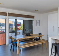 13 Shore Place - Redcliffe Tourism
