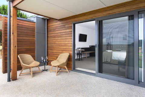 13th Beach Golf Lodges - Redcliffe Tourism 3