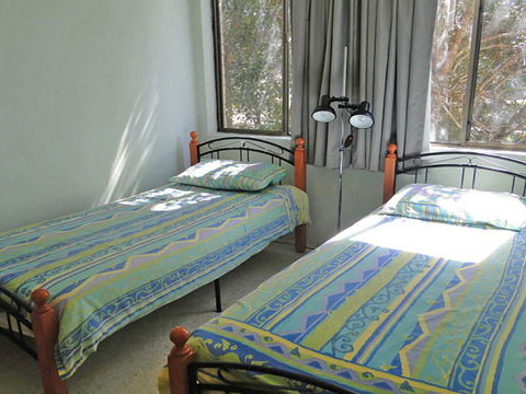 15 'Harbourside' 3-7 Soldiers Point Road - Right On The Waterfront - Redcliffe Tourism 3