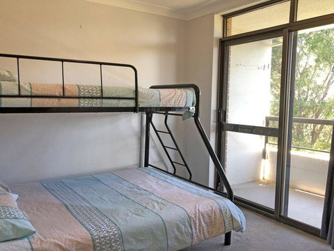 15 'The Commodore' 9-11 Donald Street - Great Unit Only A Short Walk To CBD - Redcliffe Tourism 1