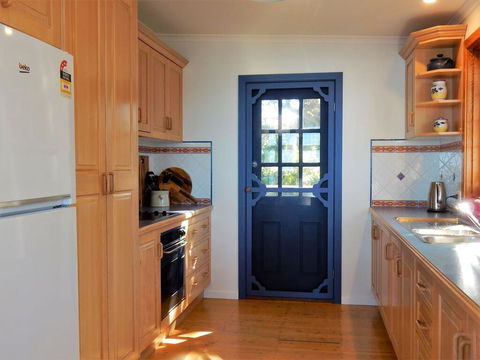 164 Mitchell Pde - Spectacular Views - Redcliffe Tourism 3