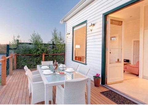 1880s Kananook Boutique Historic Luxury Apartment FSC Private Villa Bairnsdale - Redcliffe Tourism 0