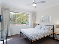 2 'Bronte Court' 17 Magnus Street - air con complex pool and centrally located