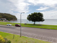 2 'Little Hut' 20 Kurrawa Close - Stunning water views of Little Beach