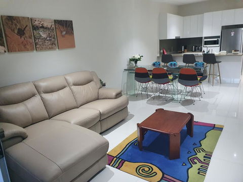 2 BDR Sea View Guest House - Redcliffe Tourism 3