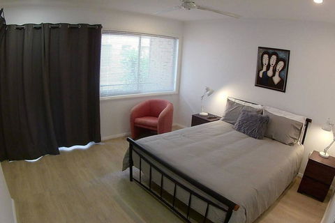 2 Bedroom Apartment In Surfers Central - Redcliffe Tourism 2