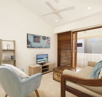 2 Hale Lani - Redcliffe Tourism