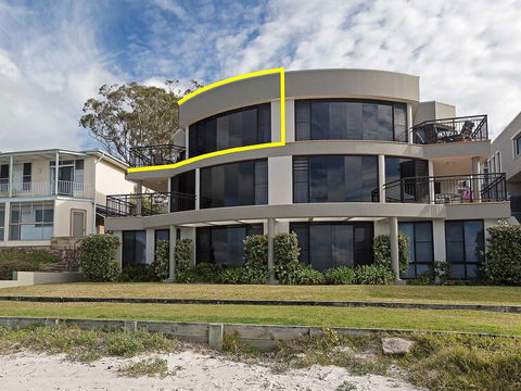 2/137 Soldiers Point Road - Luxury Unit On The Waterfront With Aircon And Free Unlimited Wi Fi - Redcliffe Tourism 1