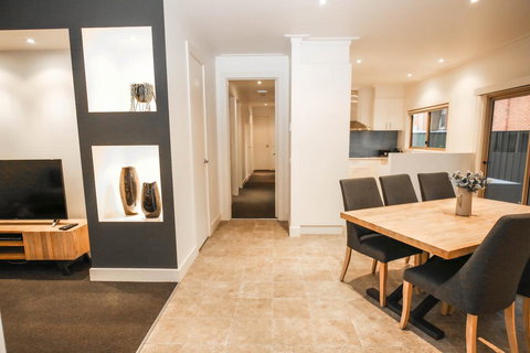 22 Riverside - Redcliffe Tourism 2