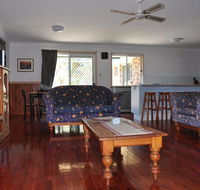 23 Carlo Road - Lowset family home within walking distance to the shopping centre. Pet friendly - Redcliffe Tourism
