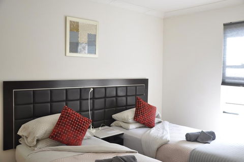 230M Hurstville Station Apartment - Redcliffe Tourism 2