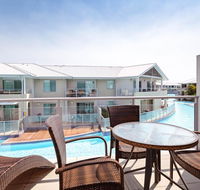 245 'Pacific Blue' 265 Sandy Point Rd - air conditioned unit with resort facilities and linen supplied - Redcliffe Tourism