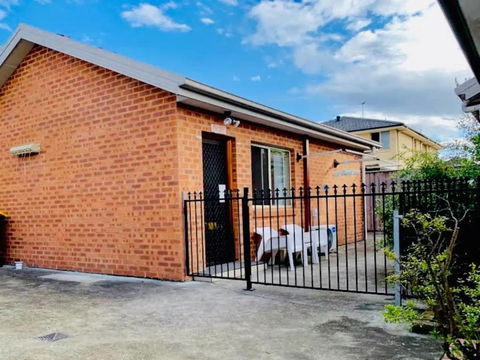 Belmore Affordable 2 Br Granny Flat - Redcliffe Tourism 0