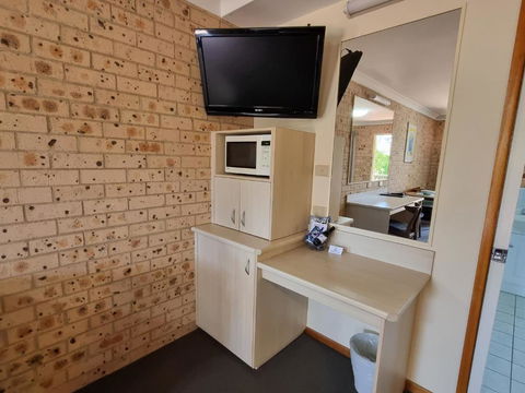 Cardiff Motor Inn - Redcliffe Tourism 4