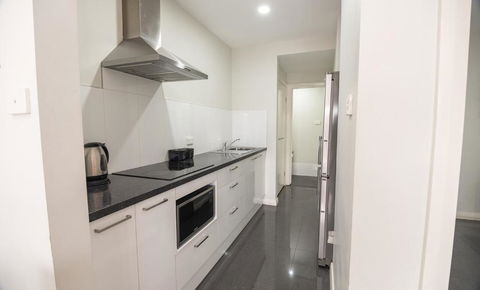 Cardiff Executive Apartments - Redcliffe Tourism 2