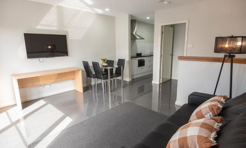 Cardiff Executive Apartments - Redcliffe Tourism 3