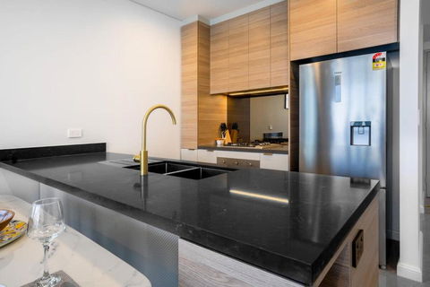 CASSA BEACHFRONT - Breathtaking Oceanview Apartment - Redcliffe Tourism 4