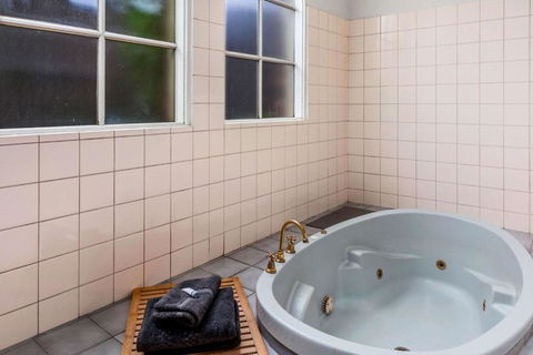 Comfort Inn Greensborough - Redcliffe Tourism 3