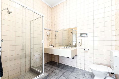 Comfort Inn Greensborough - Redcliffe Tourism 1