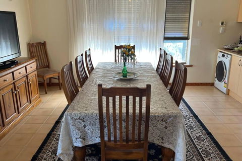 Croydon Beautiful Entire Top Floor 200sqm - Redcliffe Tourism 4