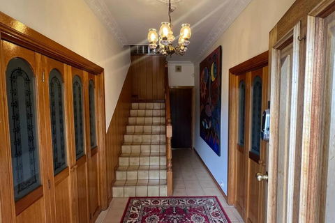 Croydon Beautiful Entire Top Floor 200sqm - Redcliffe Tourism 2