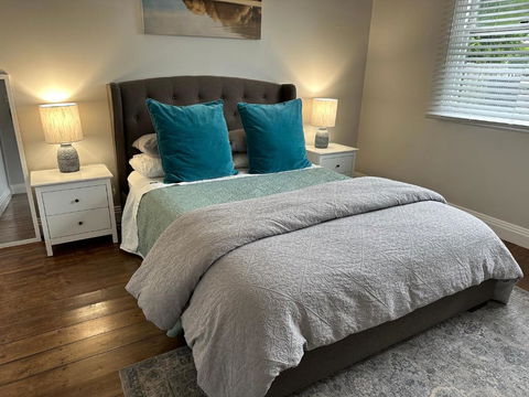 Daisy Cottage On Duke 2BR - Redcliffe Tourism 0