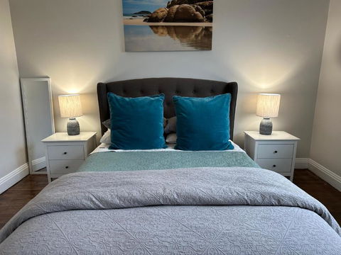 Daisy Cottage On Duke 2BR - Redcliffe Tourism 1