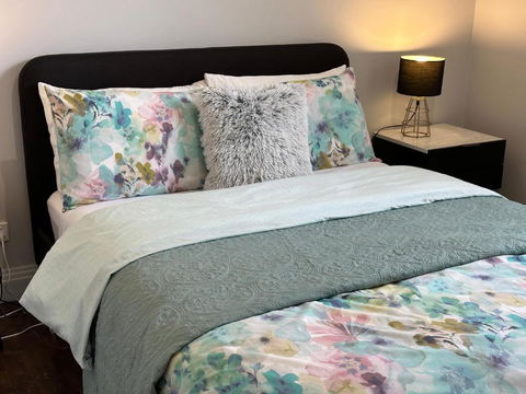 Daisy Cottage On Duke 3BR - Redcliffe Tourism 4
