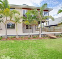29 Cypress Avenue - Rainbow Beach Close to the beach with a pool - Redcliffe Tourism