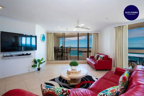 3 Bedroom Apartment - Panoramic Ocean Views - Redcliffe Tourism 0