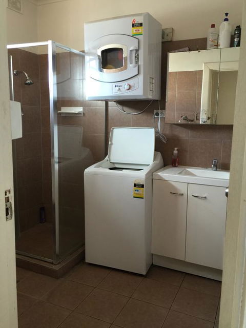 3 BEDROOM APARTMENT ST MARYS - Redcliffe Tourism 1
