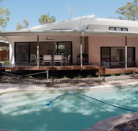 33 Esprit Drive - Rainbow Shores Style Comfort and Relaxation Pets Welcome Pool - Redcliffe Tourism