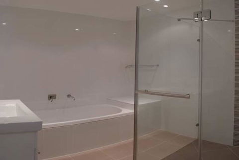 33 Esprit Drive - Rainbow Shores, Style, Comfort And Relaxation, Pets Welcome, Pool - Redcliffe Tourism 2