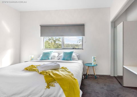 4 King Or 8 Single Beds WiFi, Netflix, Pet Friendly - Redcliffe Tourism 2