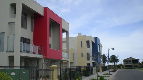 4/1 -5 Saint Kitts Place - Redcliffe Tourism 0