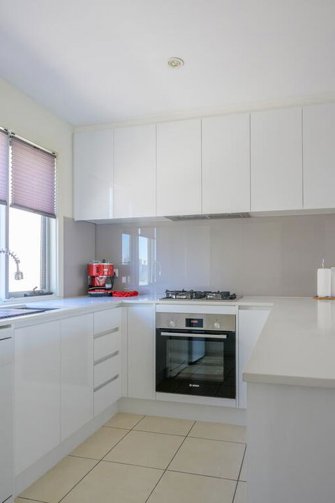 4/1 -5 Saint Kitts Place - Redcliffe Tourism 3