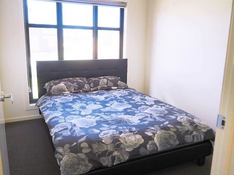 5 Bed 2 Bath Big House - Redcliffe Tourism 2