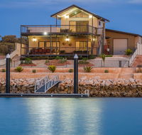 64 Madaffari Drive - PRIVATE JETTY - Redcliffe Tourism