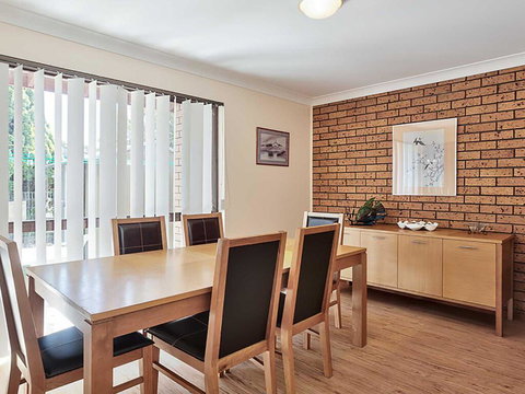 8c Norburn Avenue - Great Family Budget Holiday - Redcliffe Tourism 2