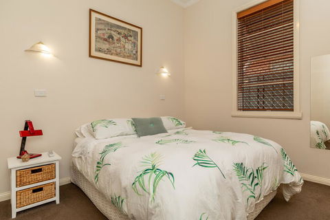 94Best Apartments - Redcliffe Tourism 1