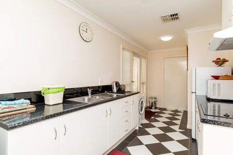 94Best Apartments - Redcliffe Tourism 2