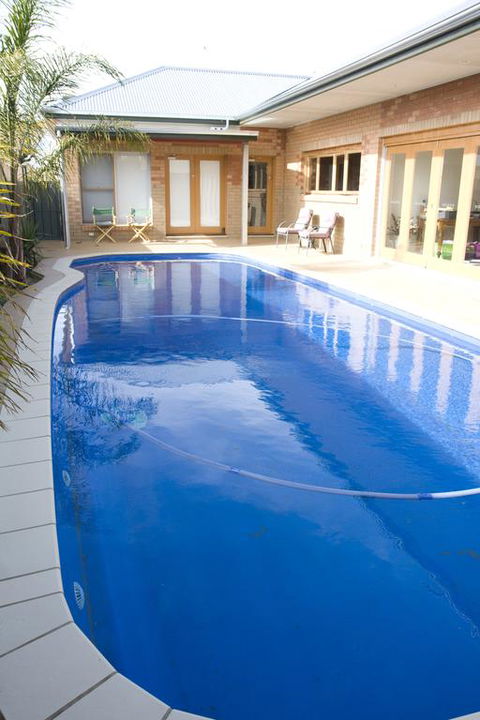 94Best Apartments - Redcliffe Tourism 3