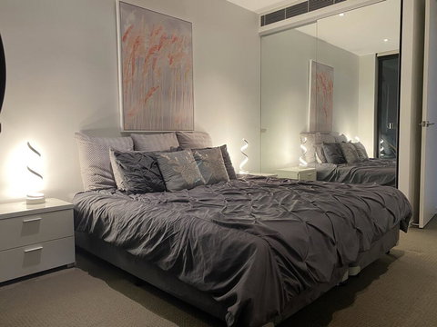 @Realm Modern Executive Apartment, 1BR, Wine, WiFi, Secure Parking, Canberra - Redcliffe Tourism 2
