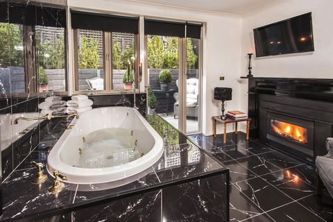 A Loft In The Mill Boutique Accommodation - Redcliffe Tourism 1